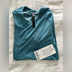 Lululemon Metal Vent tech shirt
